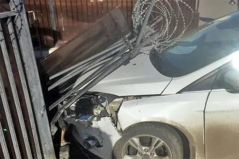 Врезался в забор