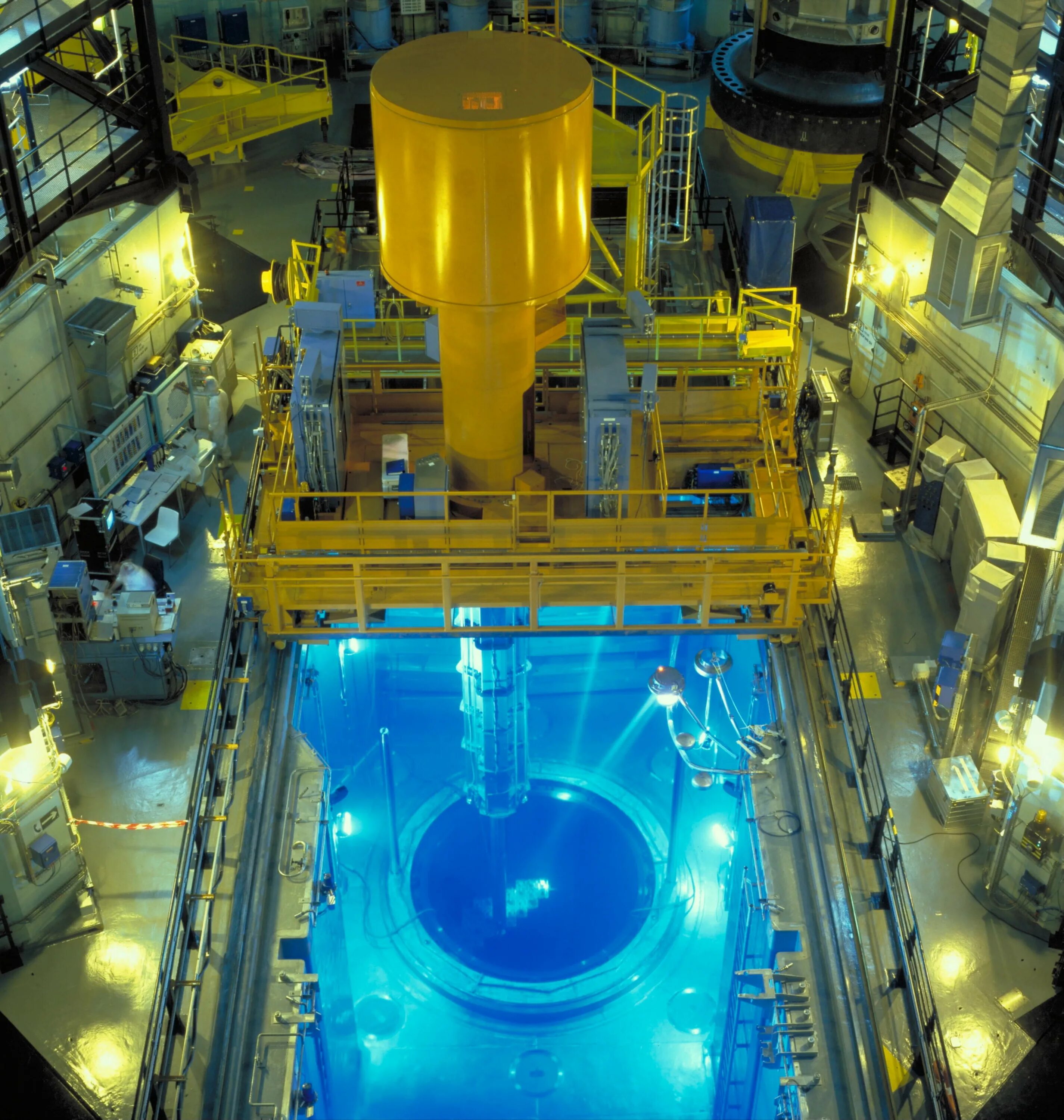 Запуск ядерного реактора. Реактор BWR. Реактор ВВЭР 1400. Реактор BWR-2500. PWR реактор.
