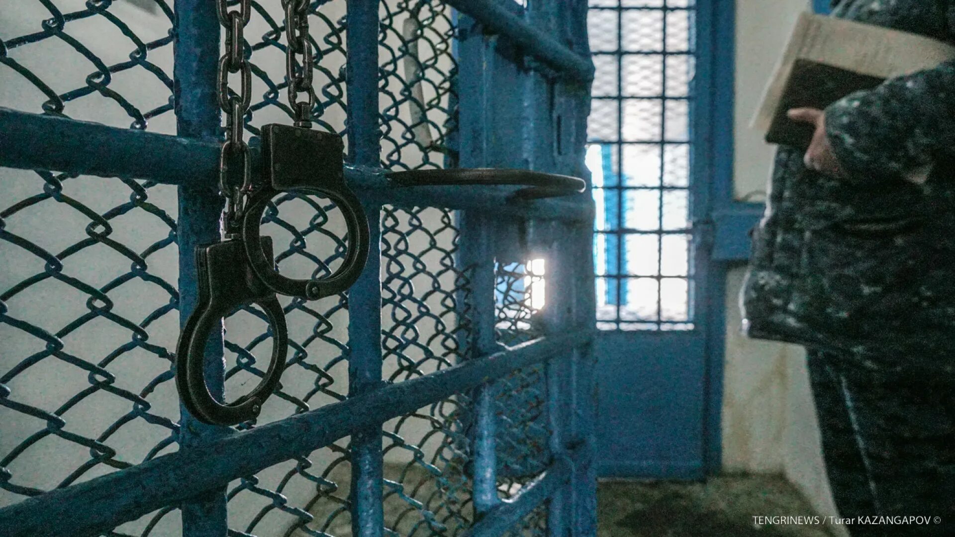 Срок содержания в изоляторе временного содержания. Изолятор временного содержания. временный изолятор. gj,tub bp cbpj. изолятор временного содержания подозреваемых и обвиняемых.