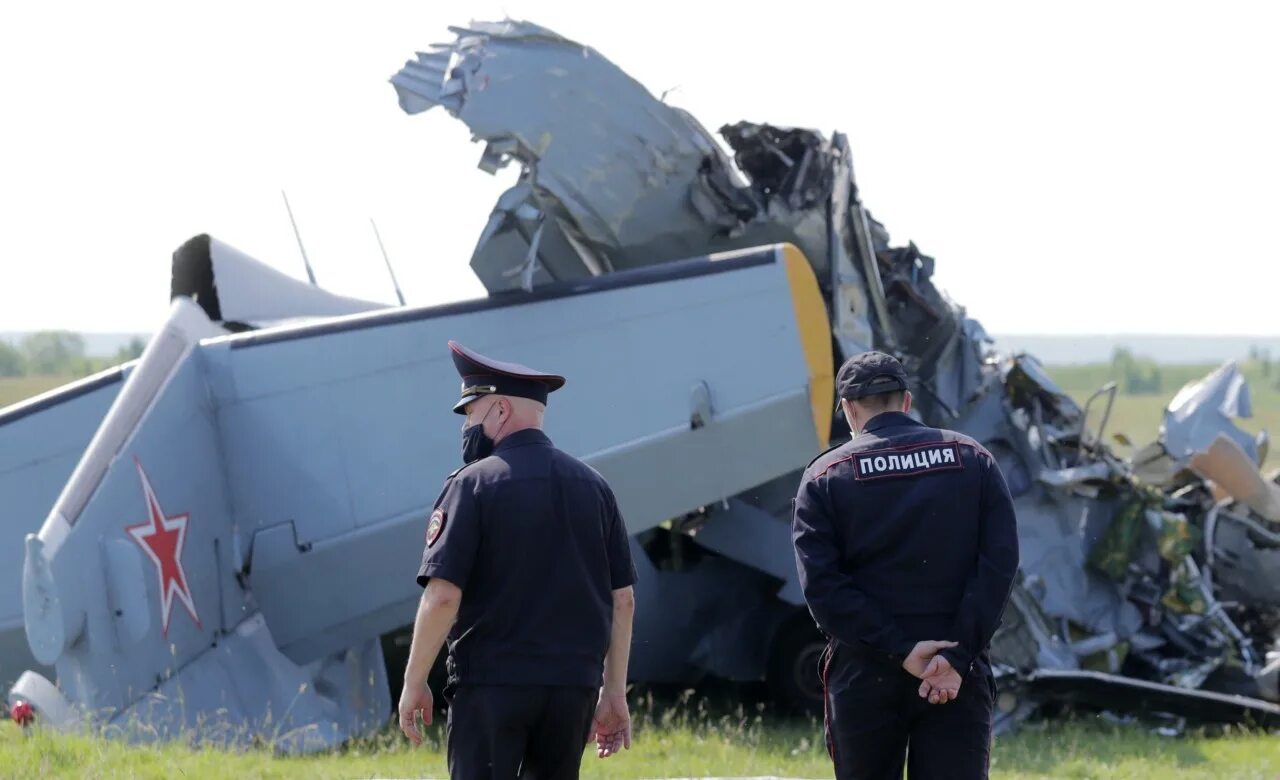 Самолет разбился 12.03. Катастрофа l-410 в Кемеровской области. Катастрофа л410 Багдарин. Падение пассажирского самолета.