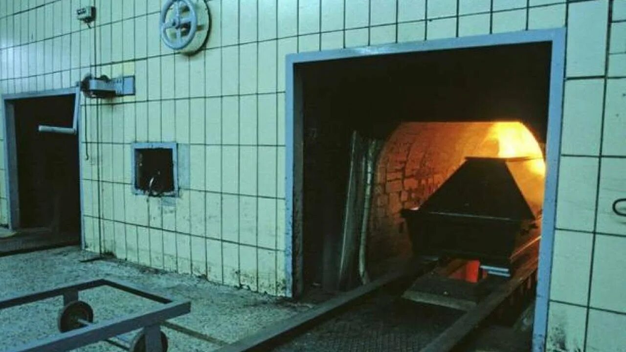 История кремации. История кремации. Крематорий кремирование. История кремации. Подгороденка владивосток крематорий.