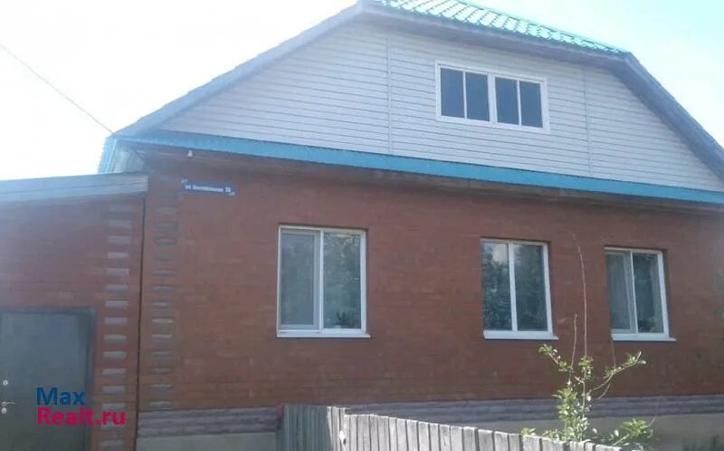 Дома в мензелинске. База отдыха горизонт мензелинский район. И. Мензелинск коттедж на садаке. Дом в мензелинске.