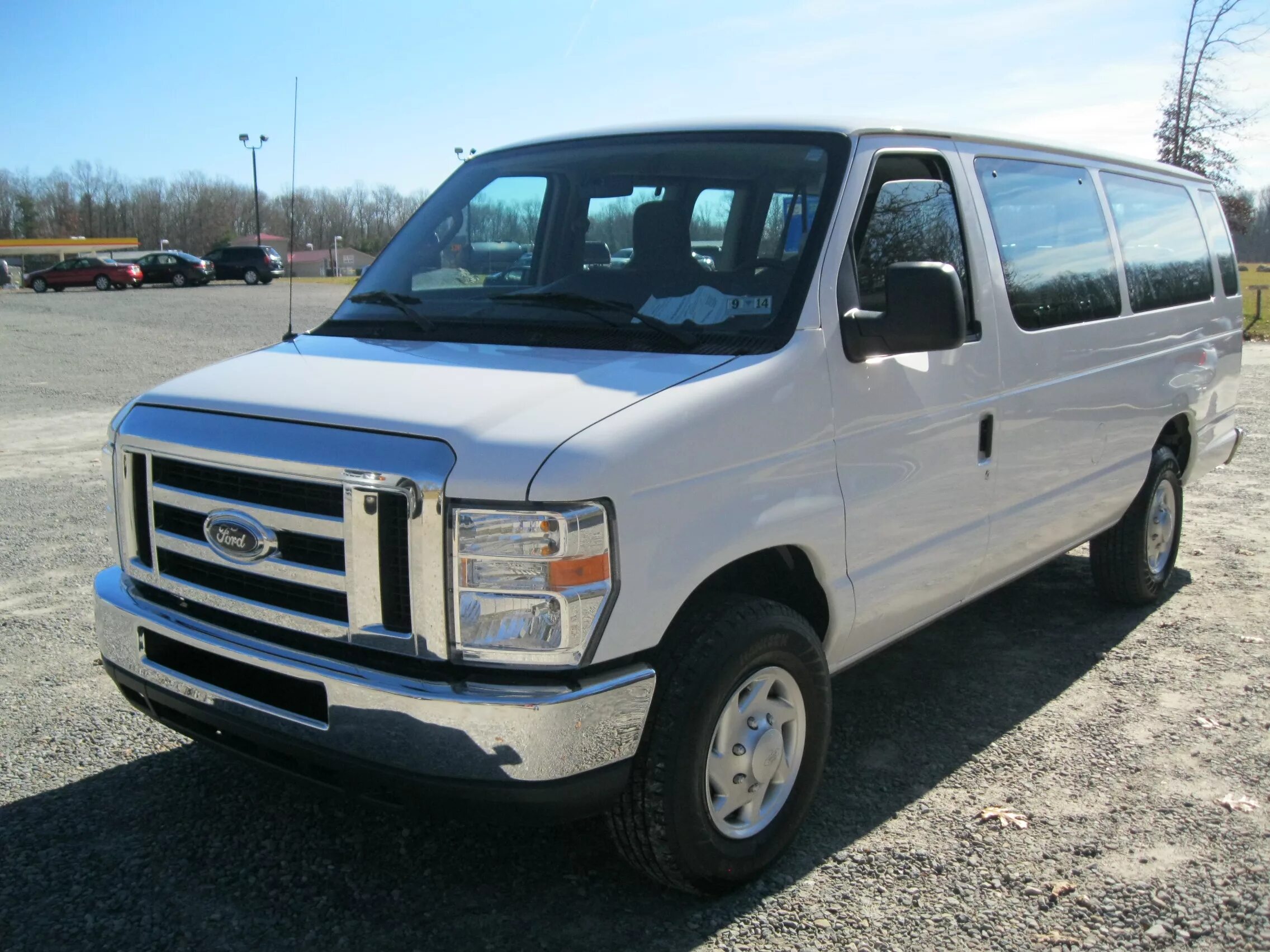 Форд микроавтобус бу купить. Ford e350. Форд e 350. Ford e350 Minivan. Форд т 450.