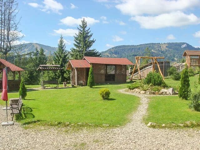 Альпийский дворик эсто. Альпийский двор 3* красная поляна. Горные дворики. Альпийский двор красная поляна. Отели на красной поляне альпийский двор.