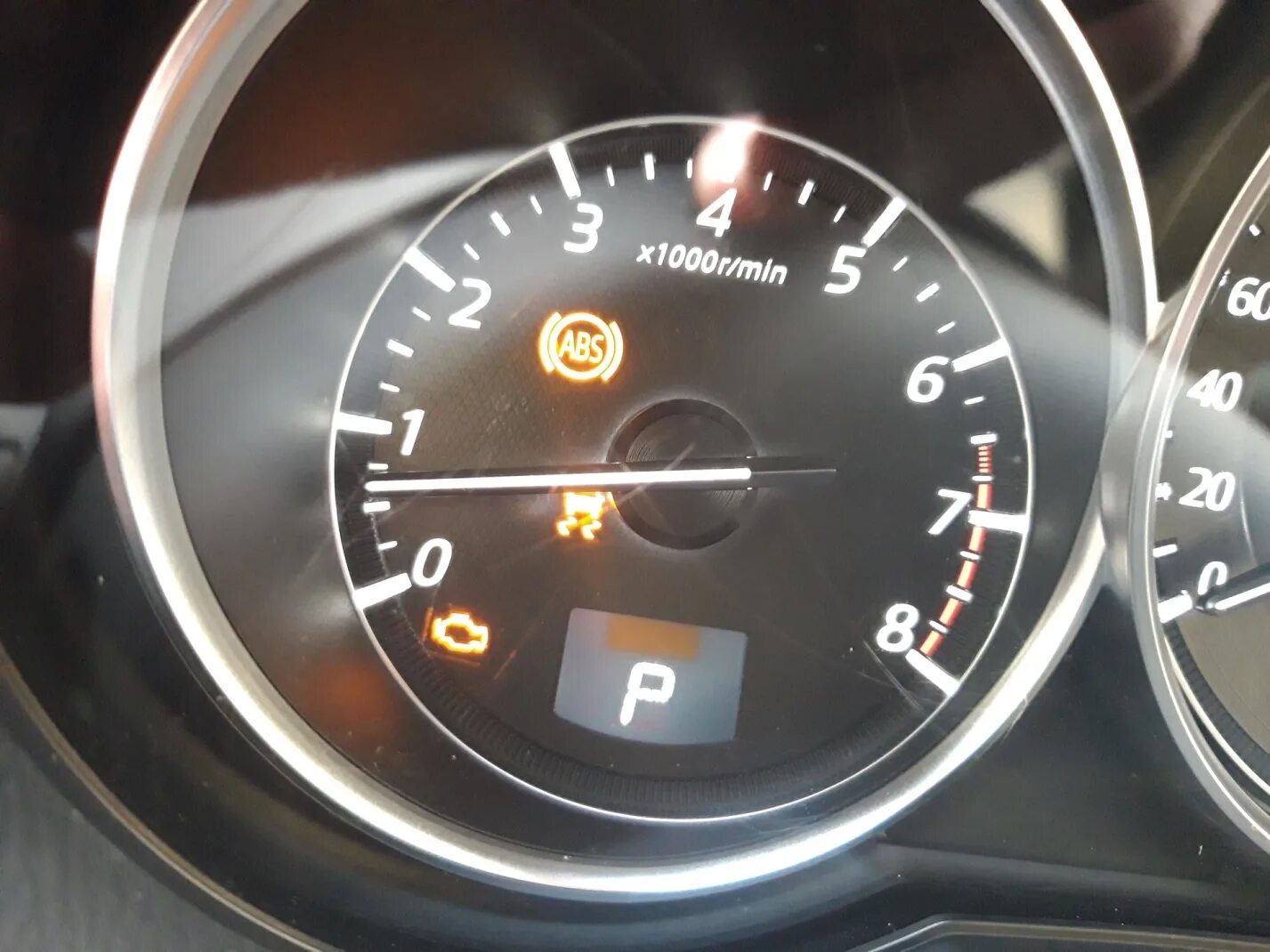 Mazda cx 5 горит. Чек на мазда сх5. датчик scbs mazda cx 5. на мазда сх 5 загорелся датчик давления в шинах. мазда cx3 датчик давления шин чек.