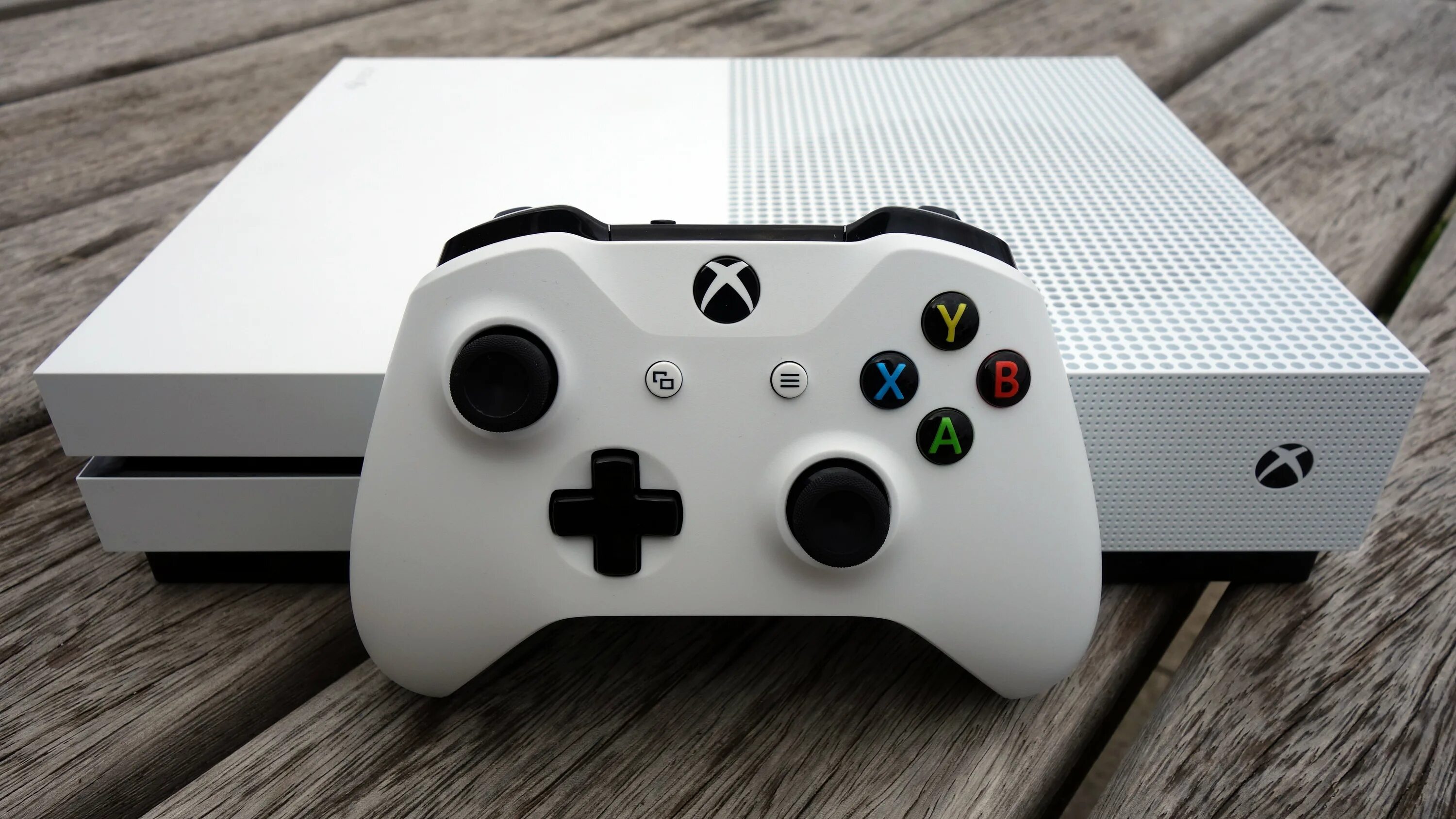 Xbox one s играем. Xbox one s. Xbox one s 1t. Xbox 360 one s. Xbox one 1.