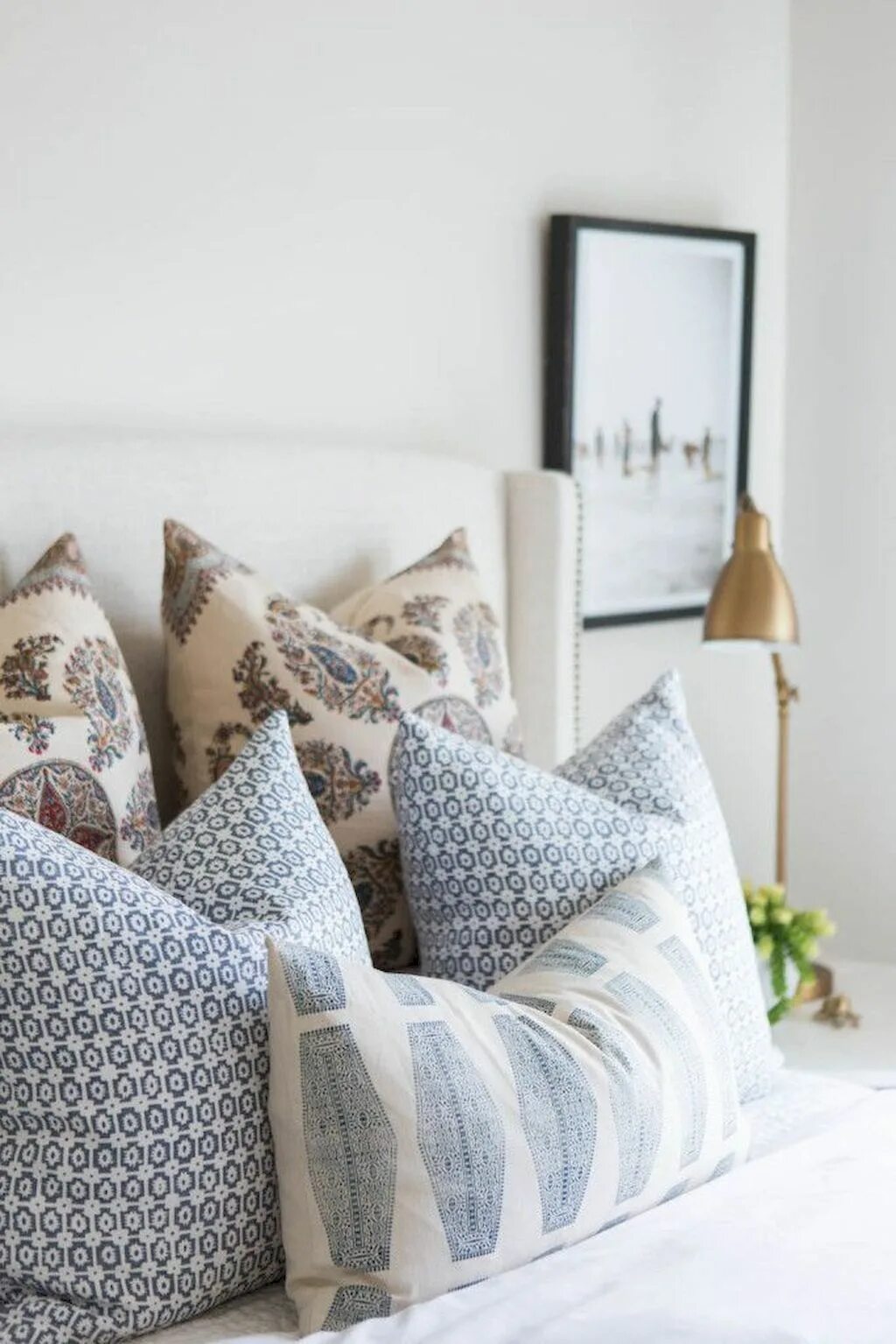 How to Arrange Decorative Pillows for Bed Bed pillows decorative, Arranging bedr