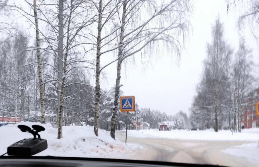 Кадуй зимой. Снег в Кадуйском районе?. Фото как видит водитель пешехода в снегопад. 11.11.2017 Кадуй.