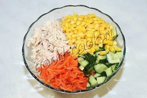 Салат с кукурузой сыром морковью огурцом