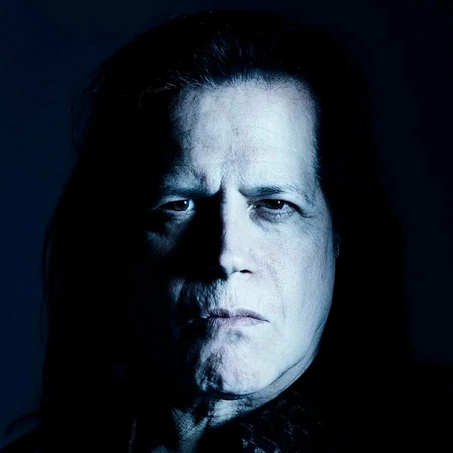 Гленн данциг. Glenn Danzig. Glenn Danzig Johnny Cash. Danzig артист. Гленн Данциг 2023.