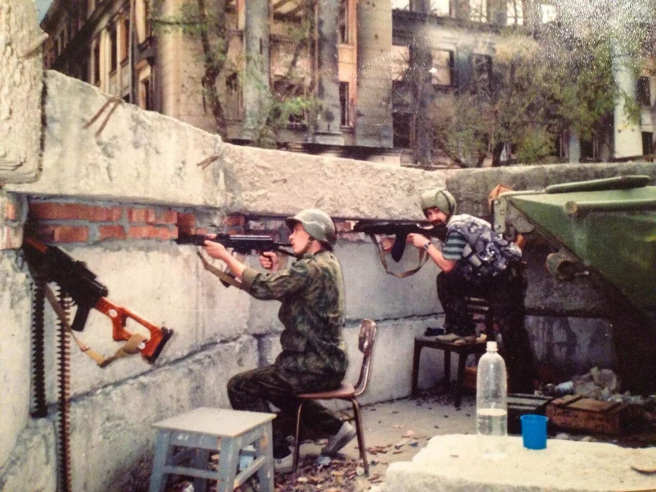Штурм Грозного 1996 август. Чечня Грозный штурм август 1995. Грозный август 1996 боевики.