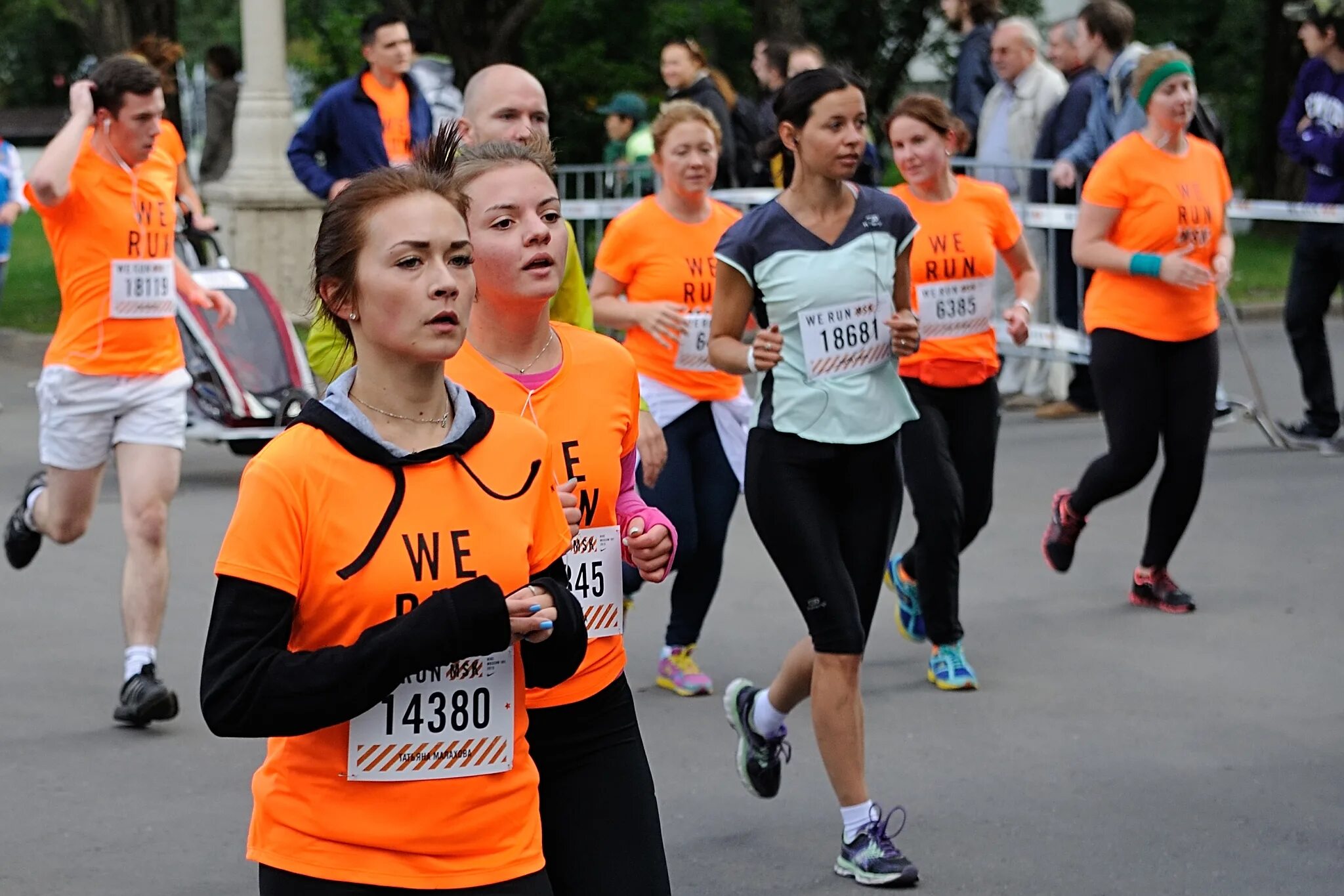 We run. We run moscow 2015. we run moscow футболка. фэшн забег вднх фото.