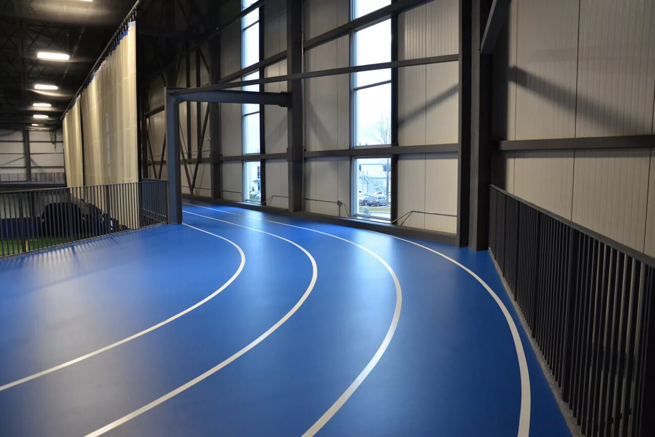 Indoor sports. Спортивный линолеум Omnisports Action 65 - Sky Blue. Организация Indoor покрытия. Futsal в спортзале фотоклипарты. Omnisports a65-200.