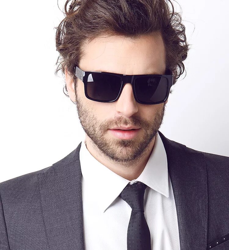 Стильные мужские солнцезащитные. Мужские солнцезащитные очки 2022. Wayfarer мужские очки солнцезащитные 2022. Тишейды очки мужские солнцезащитные. Модные солнечные очки мужские.