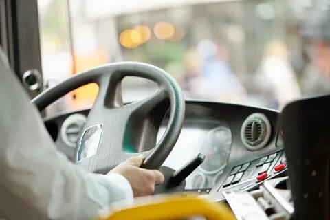 Водитель автобуса запрещает есть