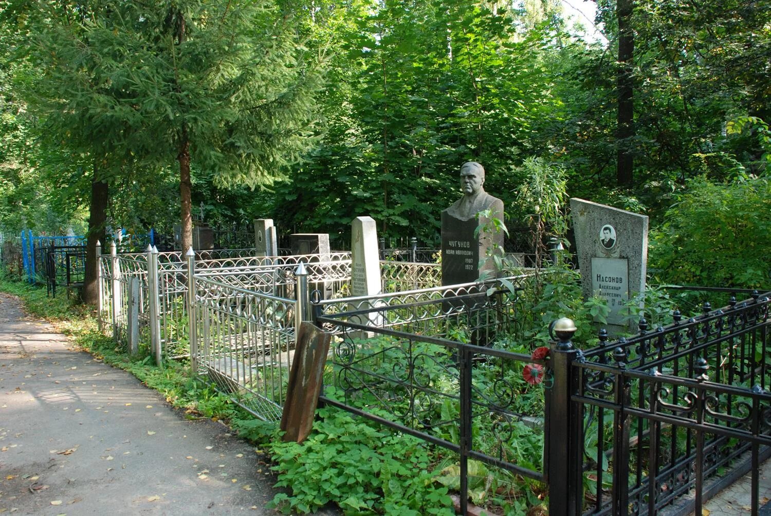 Похоронен в новгороде. Стригинское кладбище Нижний Новгород. Бугровское кладбище Нижний Новгород. Старосормовское кладбище Нижний Новгород. Кладбище в Богородске Нижегородской области.