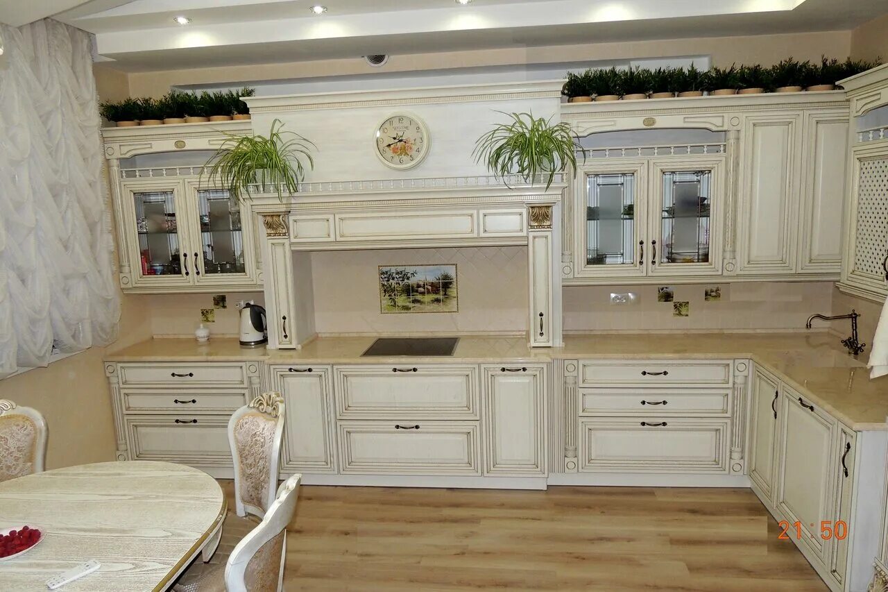 Кухни егорьевская фабрика. Настоящая мебель егорьевск. Егорьевские кухни настоящие кухни. Егорьевская мебельная фабрика кухни. Кухни классика угловые темные.