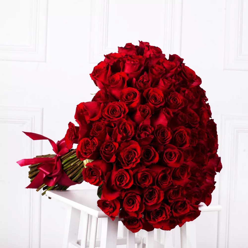 51 и 101 роза. 101 красная роза "фридом". Букет красных роз 25 шт. Роза кустовая мирабель букет. Роза ред наоми (20-40см/с3,5).