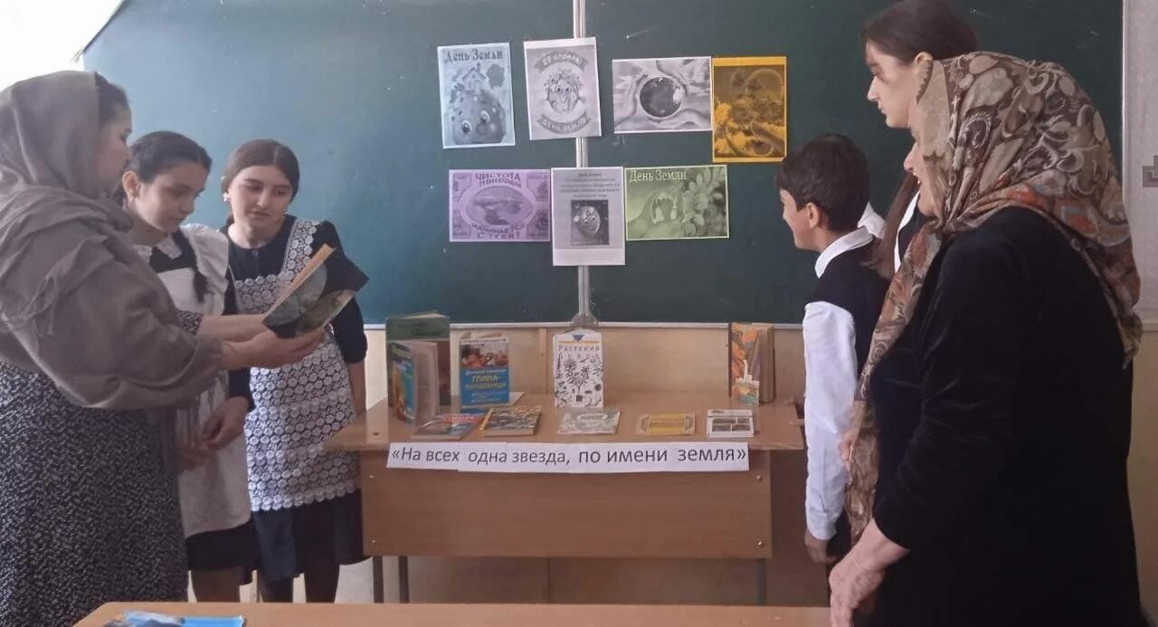 Хасавюрт 2023. Хасавюрт 2023. Хасавюрт 2023. Парад победы хасавюрте 2022. Бессмертный полк в иракском районе селение чикола 2022г администрация.