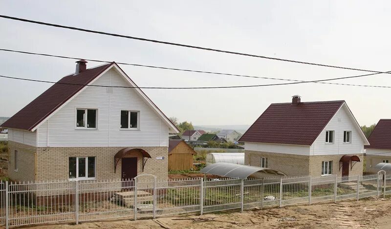 Белые росы коттеджный поселок. Белые росы ягул ижевск. Поселок белый берег. Белая усадьба чебоксары. Белые росы-2 коттеджный поселок ижевск.