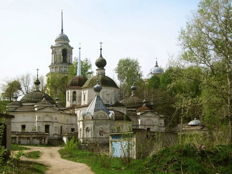 Погода старица тверская область на 14. Храм Рождества Богородицы (Старица). Храм Параскевы пятницы в Старице. Воскресенский храм (Старица). Г. Старица Церковь Параскевы.