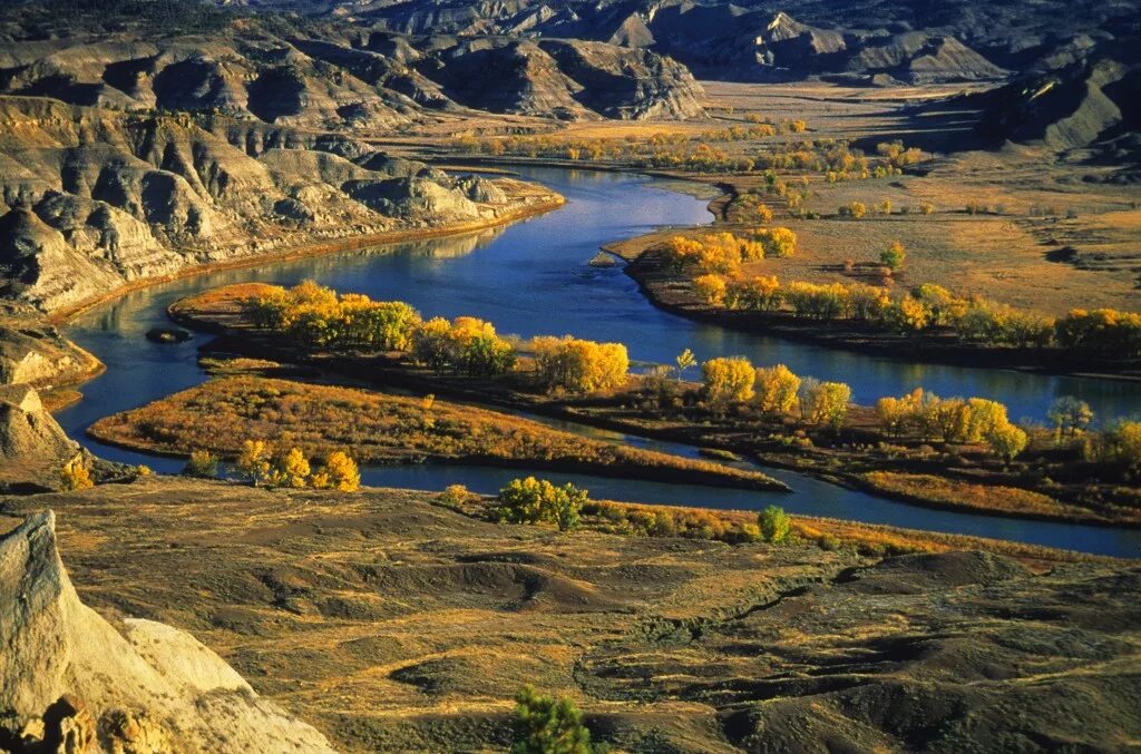 Area near. Река Миссури штат Монтана. Реки Северной Америки Миссури. Штат Северная Дакота природа. Река Миссури фото.