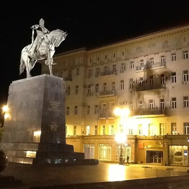 Тверская пл. Тверская площадь Москва. Тверская площадь Казаков. ЦАО, Тверская площадь. Тверская площадь памятник.