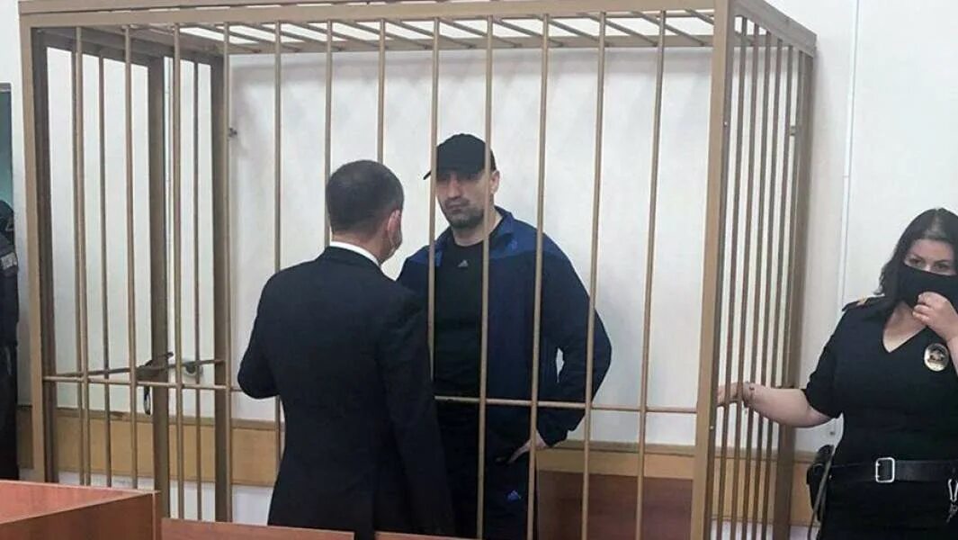 Адвокат мирзоева попросил оставить. Суд арестовал.