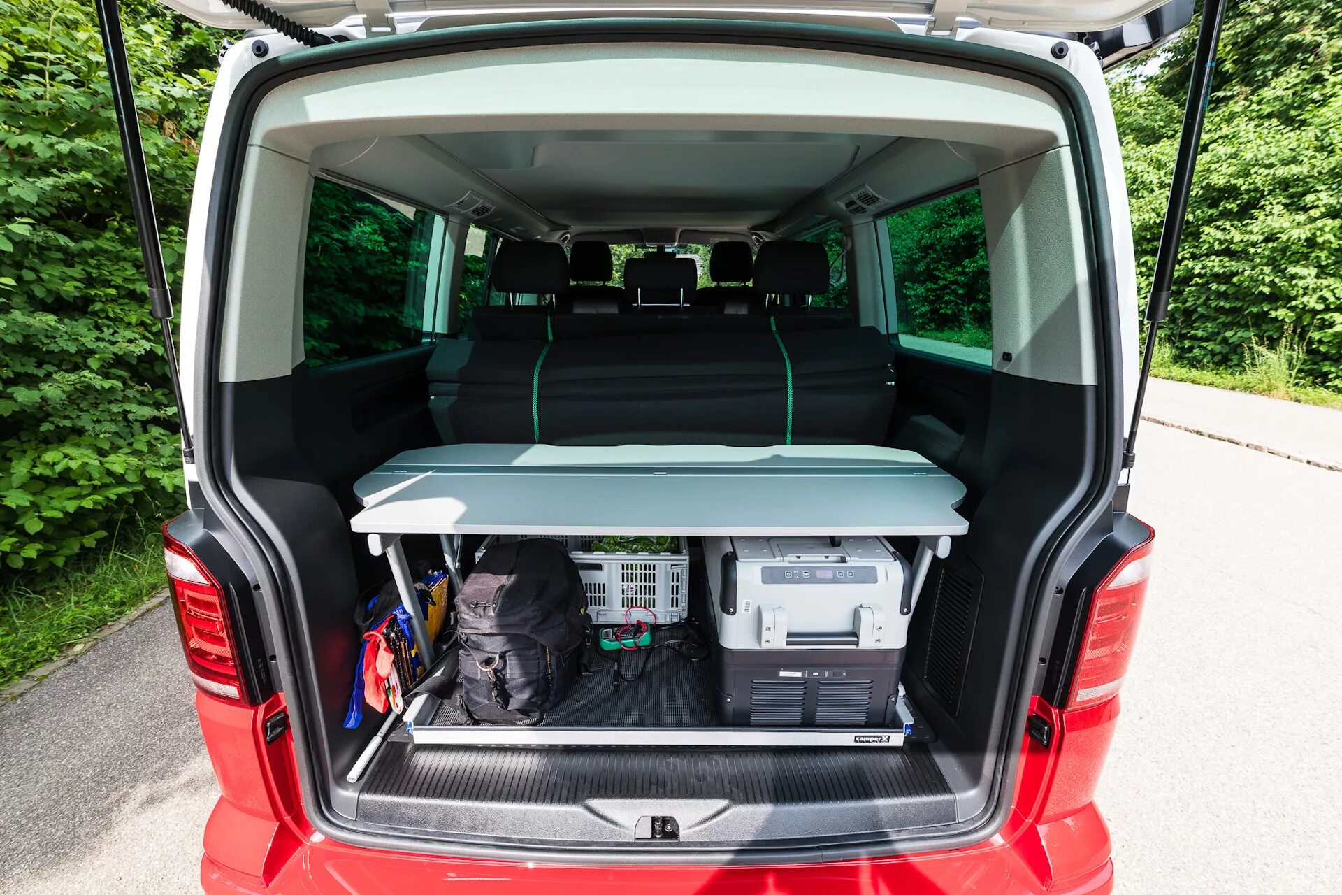 Багажник multivan. Полка multiflex vw t5-т6 multivan. фольксваген мультивен багажник. фольксваген каравелла багажник. мультивен фольксваген багажник салон.