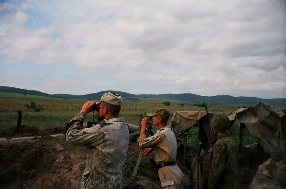 Блокпост в горах. Чечня март 1996 блокпост. блокпост кавказ чечня. чеченская война блокпост.