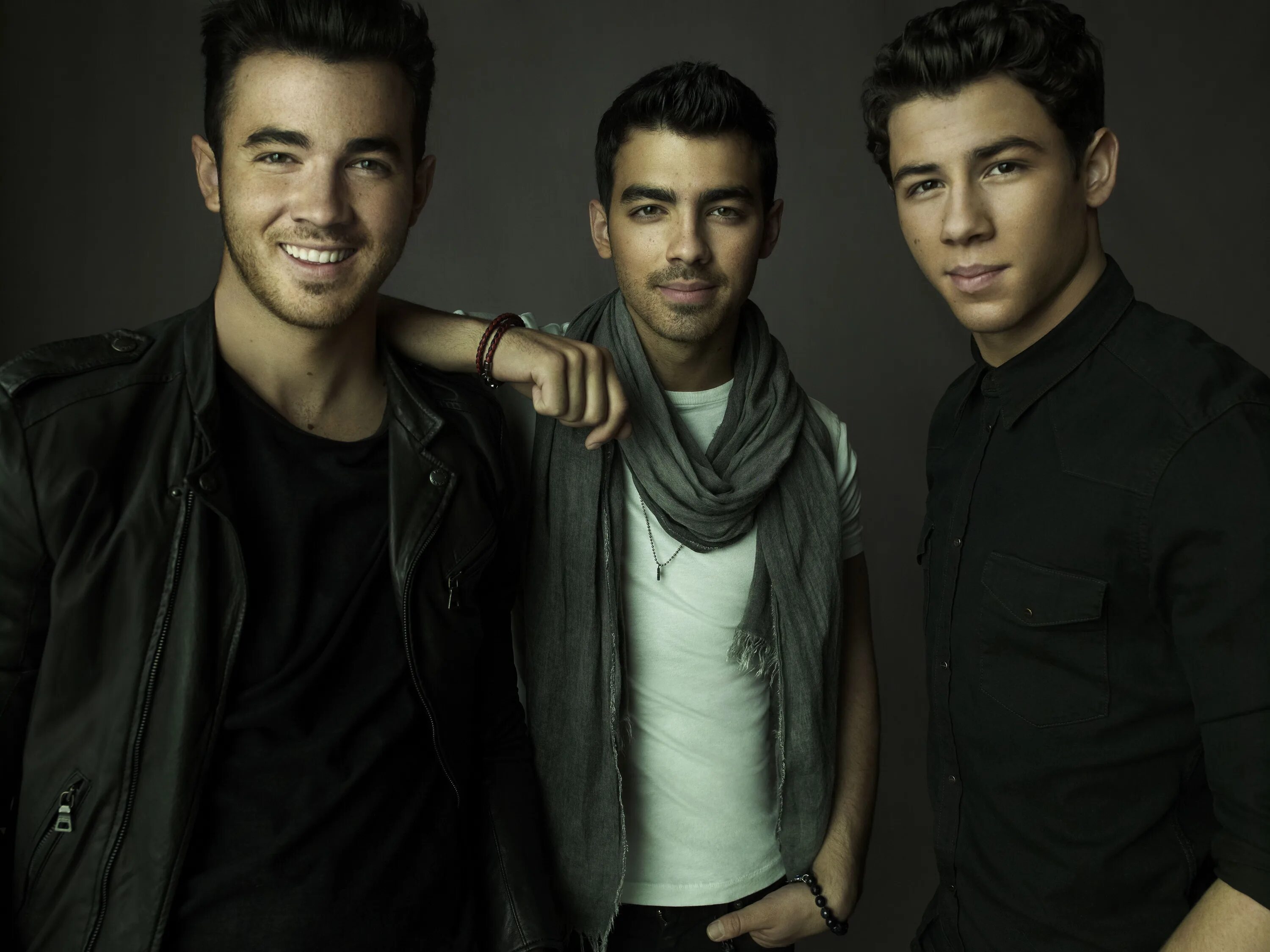 Brother let s go. Джонас бротхер. группа джонас братья. jonas brothers 2025. джо brothers.