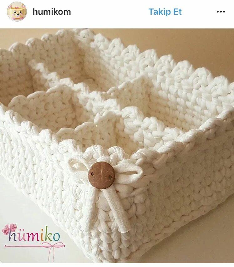 Корзинка из трикотажной пряжи с крышкой. Вязаные корзинки для игрушек. Вязание коробочек. Трикотажные коробочки. Корзина из трикотажной пряжи с крыш.