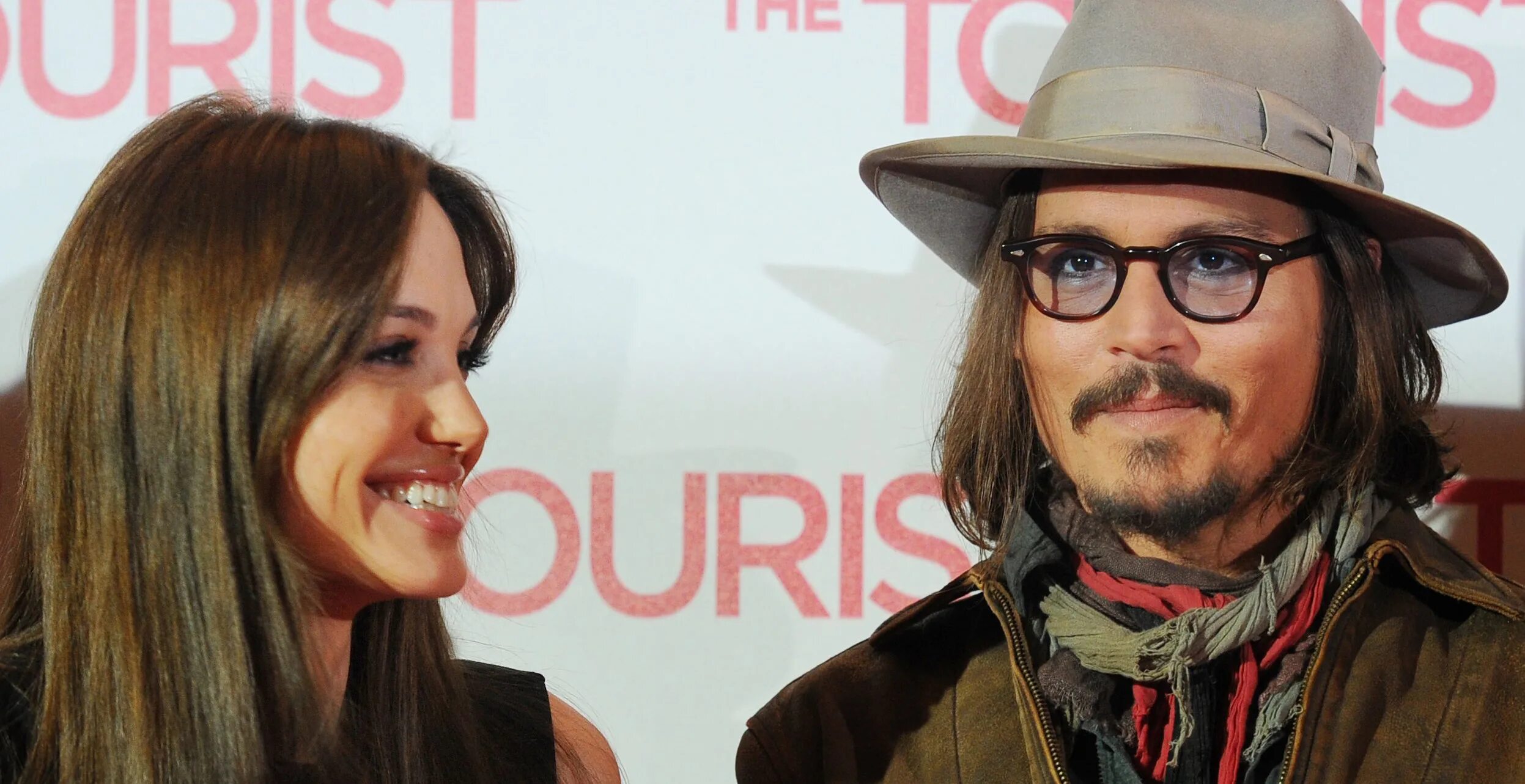 Джоли и депп. Джонни депп и анджелина. джонни депп и джоли. angelina jolie and johnny depp. джонни депп и анджелина джоли вместе.