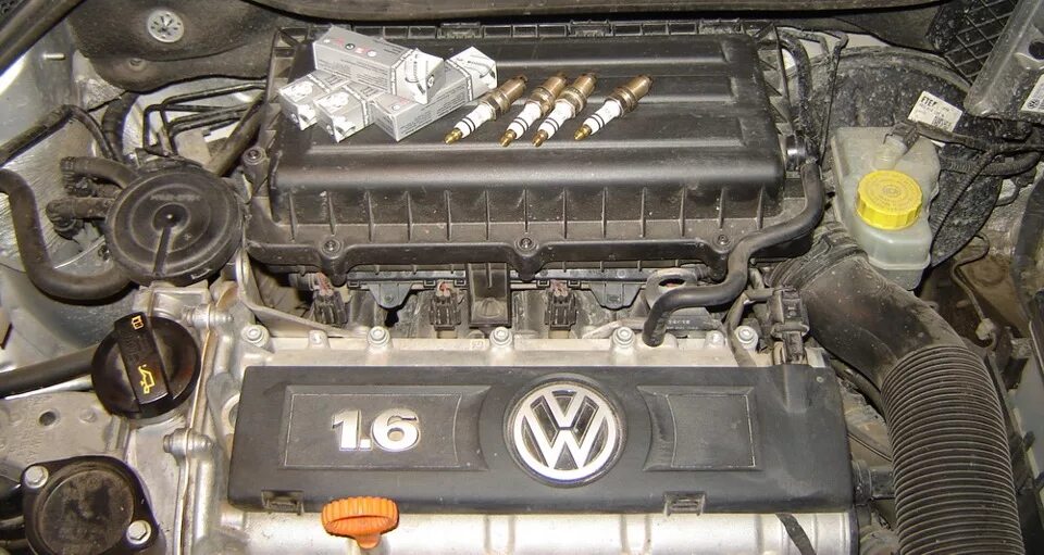 Замена свечей двигатель CFNA - Volkswagen Polo Sedan, 1,6 л, 2013 года плановое 