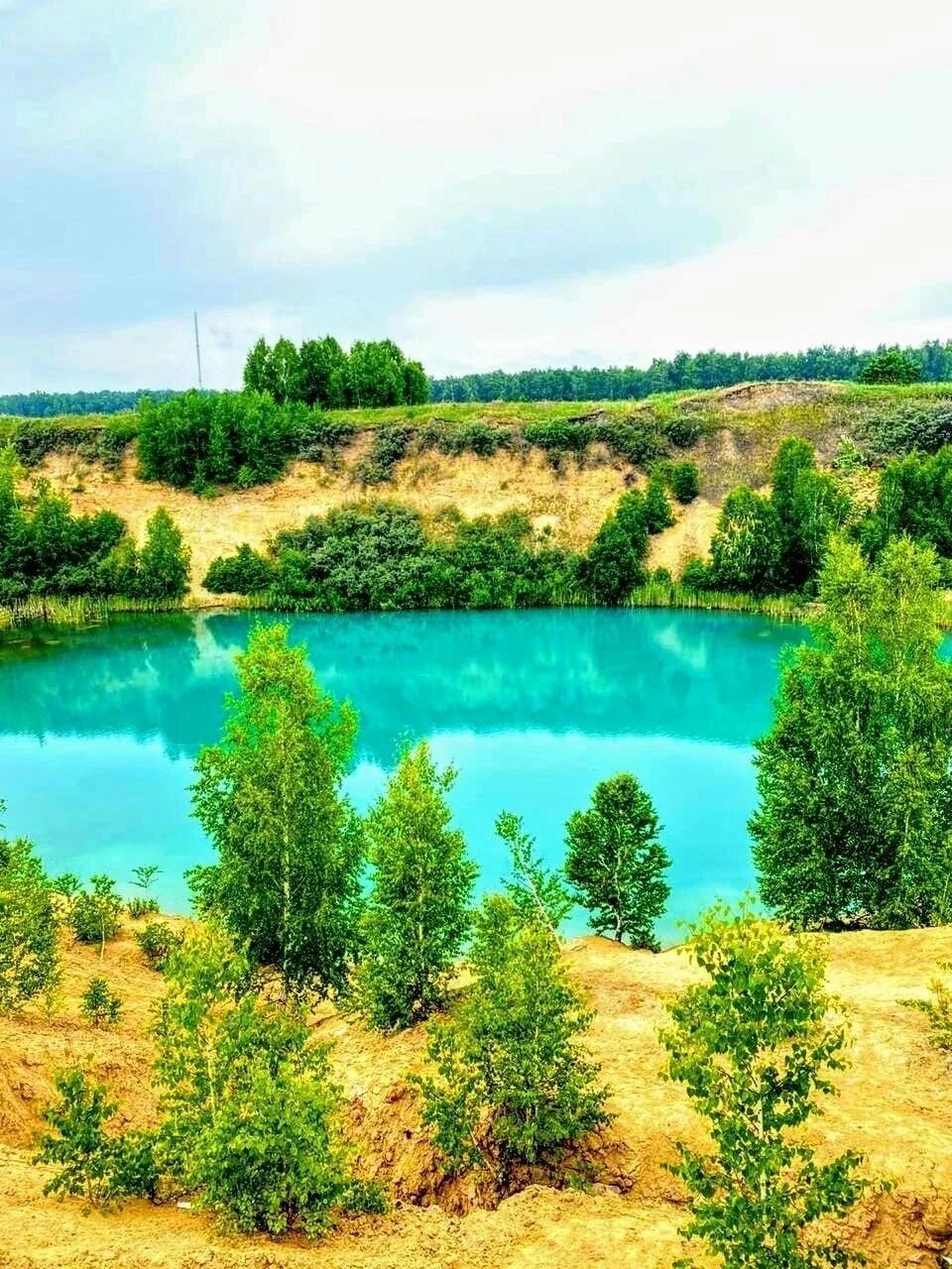 Голубое озеро карпинск. Кондуки тульская область голубые озёра. Озеро мальдивы черемхово. Голубое озеро иркутская область. Озеро мальдивы черемхово.