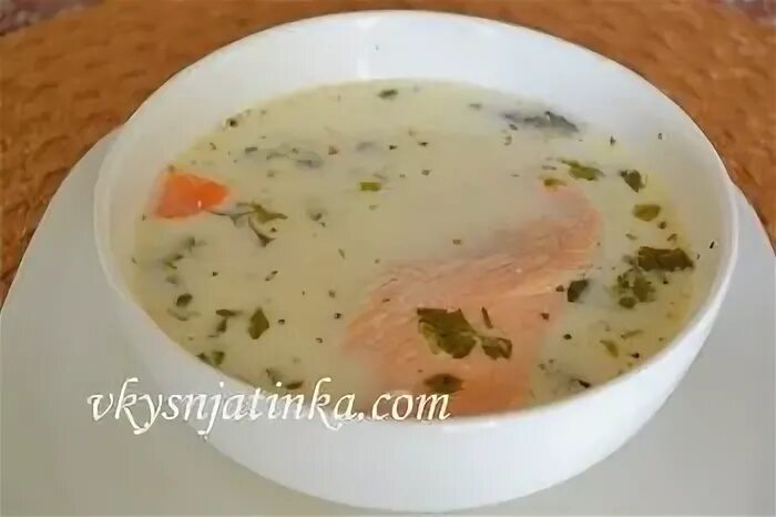 Уха с сыром плавленным и красной рыбой