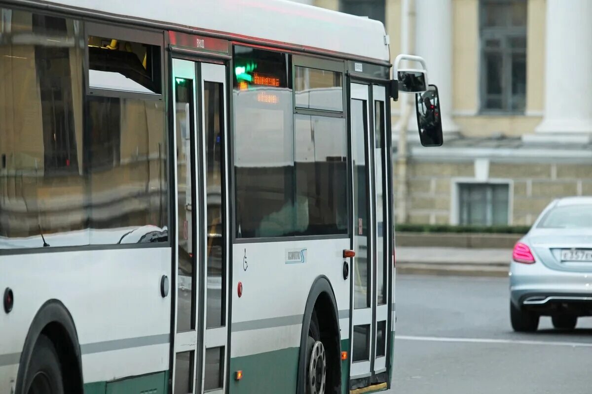 288 Автобус СПБ. Автобус МКАД. Пригородный автобус. Маршрутки отменят в СПБ. Пригородные автобусы ездят