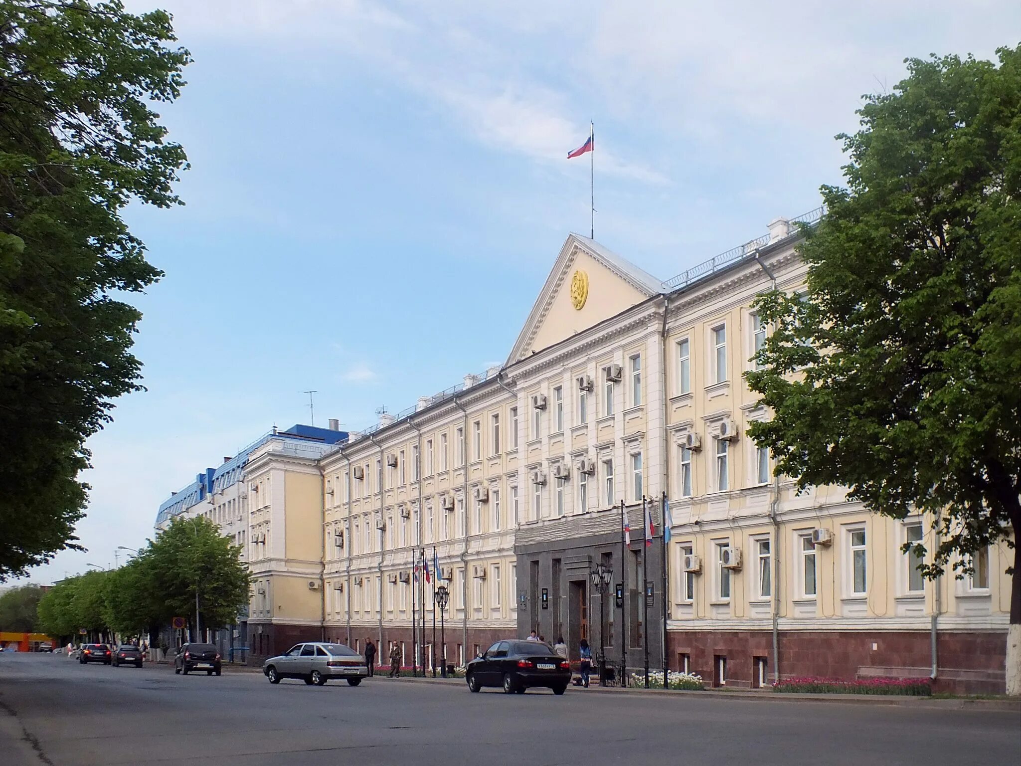 Мэрия города Ульяновска. Здание администрация города Ульяновска. Город Ульяновск правительство. Государственные учреждения ульяновска