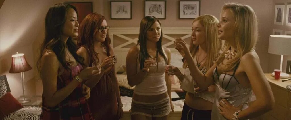 Сериал intikam месть. Девушка мстит за подругу. Лоренца иззо и ана де армас. Розарио доусон наваждение фильм 2017. Дрянные девчонки 2004.