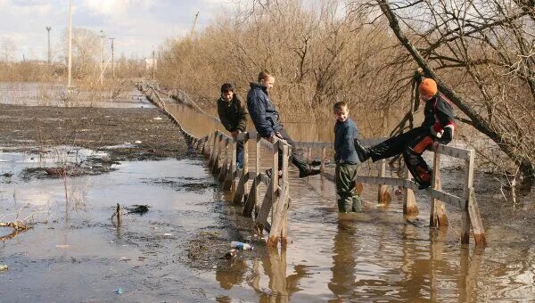 Половодье чувств. Половодье это для детей. весенний паводок для детей. период весеннего паводка.