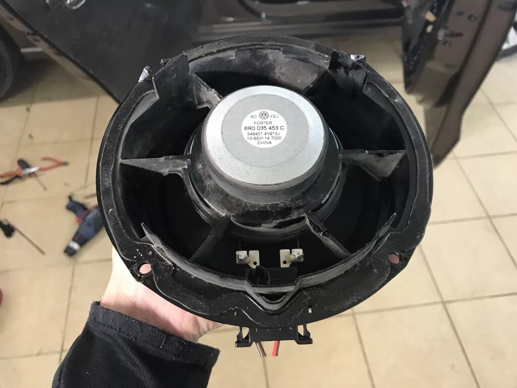 Штатные динамики фольксваген поло. Динамик поло. Штатные динамики polo sedan. Штатные динамики поло седан. Динамики фольксваген поло.