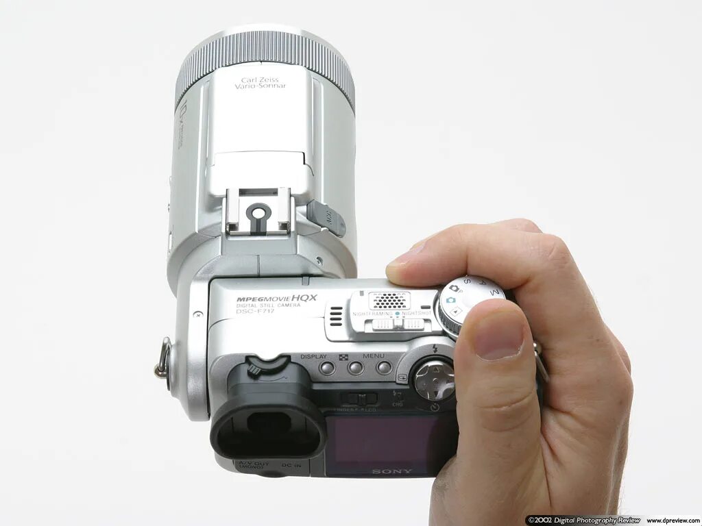 Камера панасоник mini dv. Dsc-p72. Видеокамера sony dcr-hc20e. Canon dcs 560. Фотоаппарат sony dsc-f717.