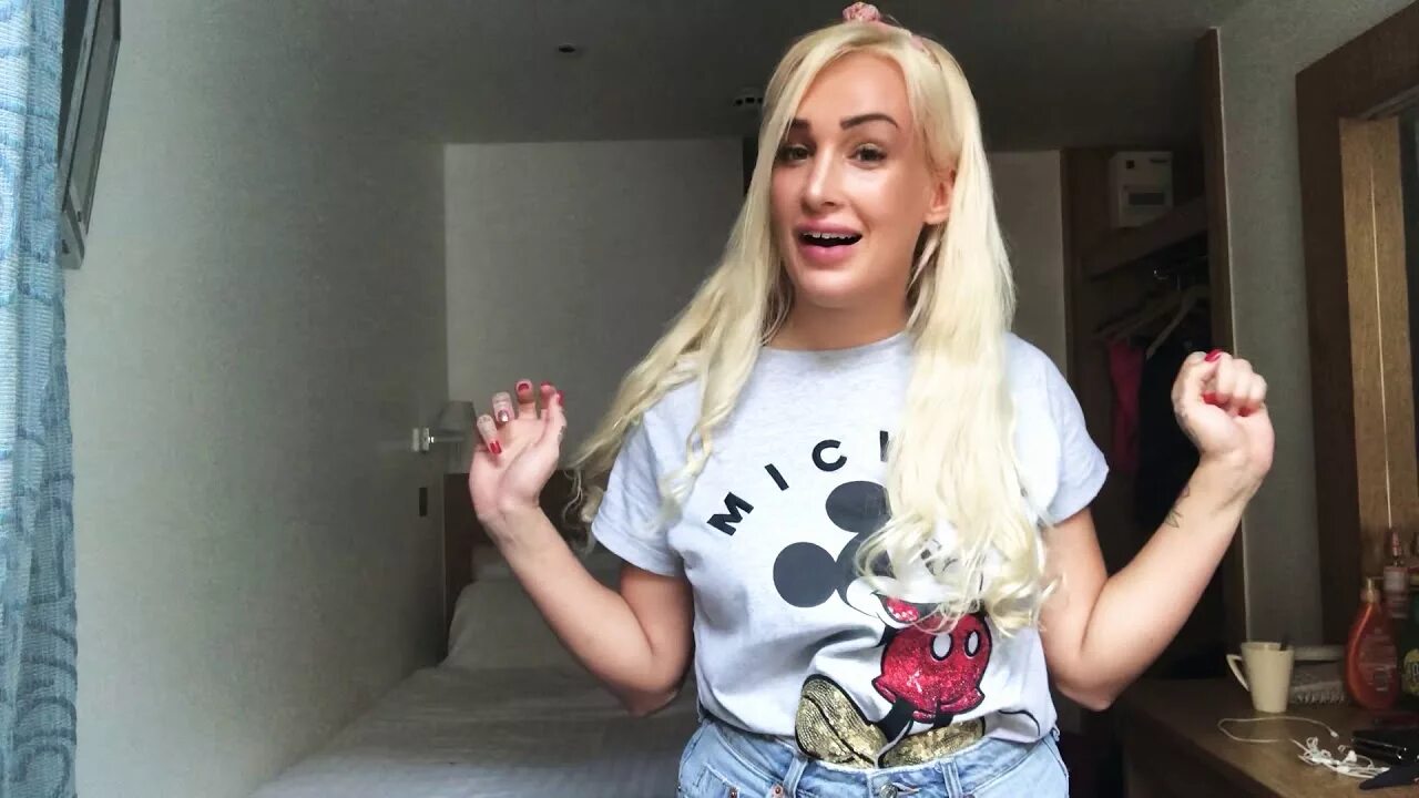 Daisy lee daisy lee. Selena daisy lee. Daisy lee венгерская актриса. Selena daisy lee. Daisy lee.