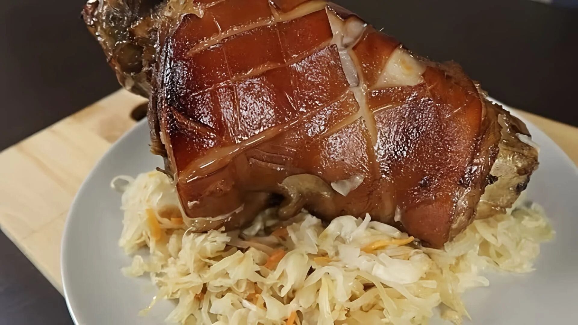 Как вкусно приготовить свинину рульку