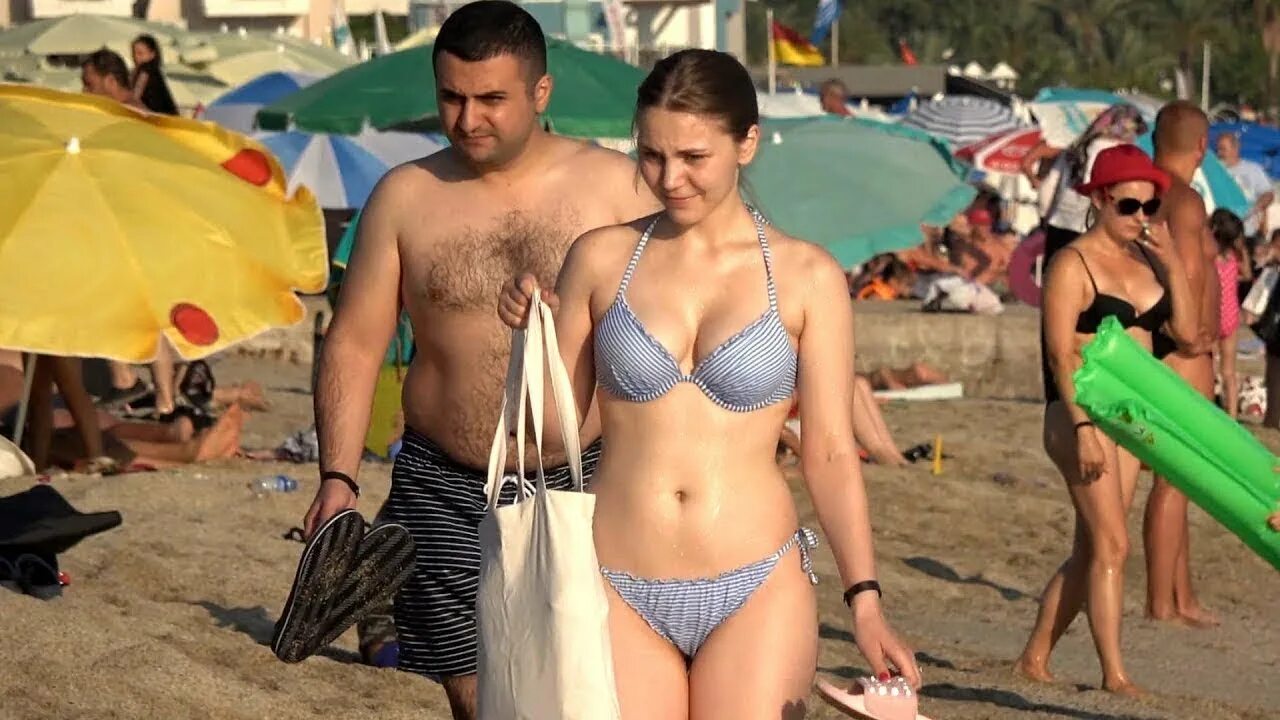 Русские женщины в Турции. Женщины на пляже в Турции. Турция пляж. Русская в турции с турком