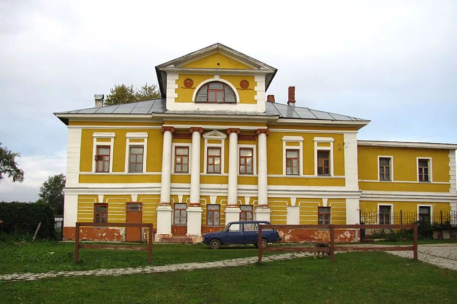 Усолье строгановых. Усолье пермский край усадьба голицыных. усолье пермский край музей палаты строгановых. усадьба строгановых усолье. усолье пермский край господский дом строгановых.