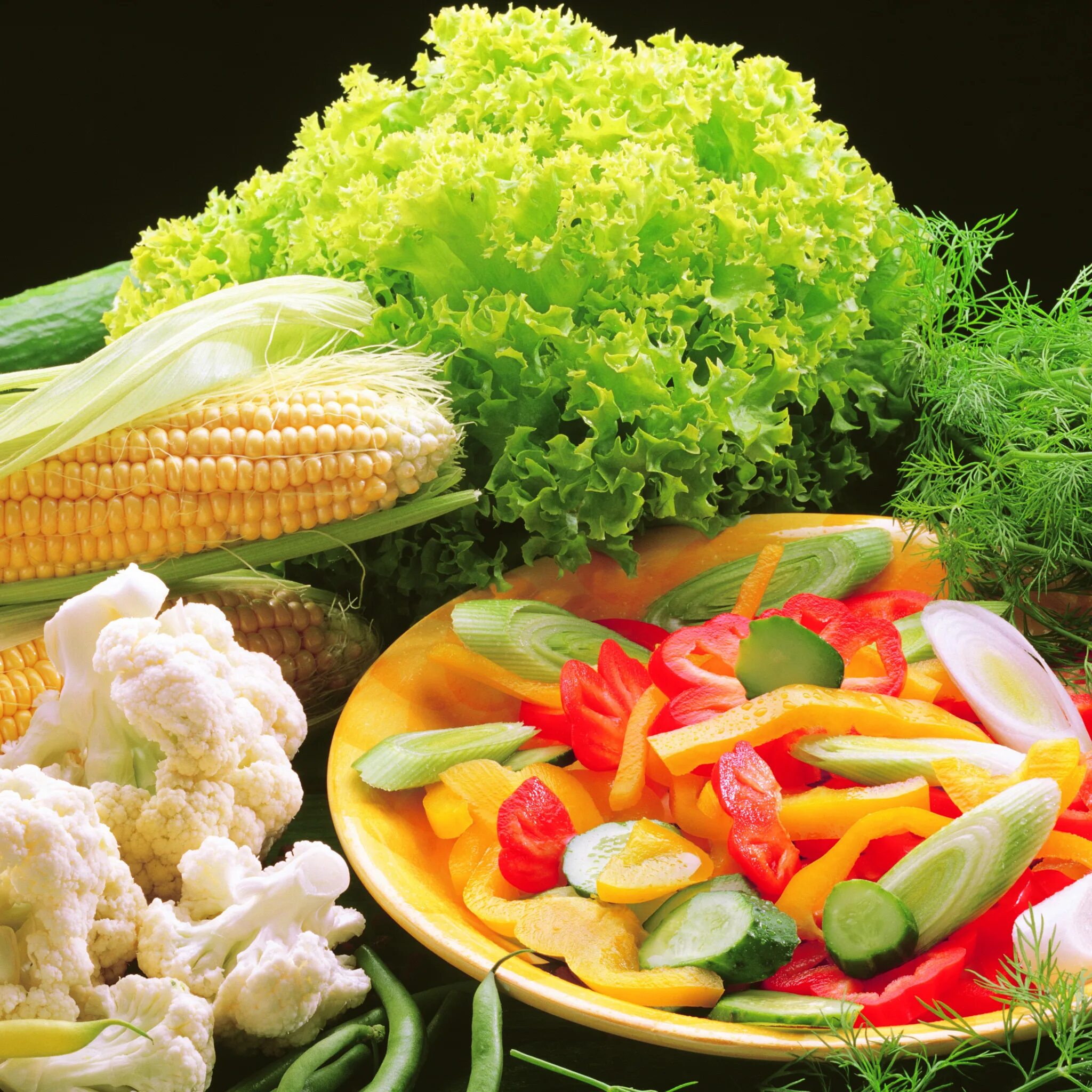 Продукция растительного происхождения. Сбалансированное питание. Твердая пища. Твердые овощи. Здоровое питание фото.