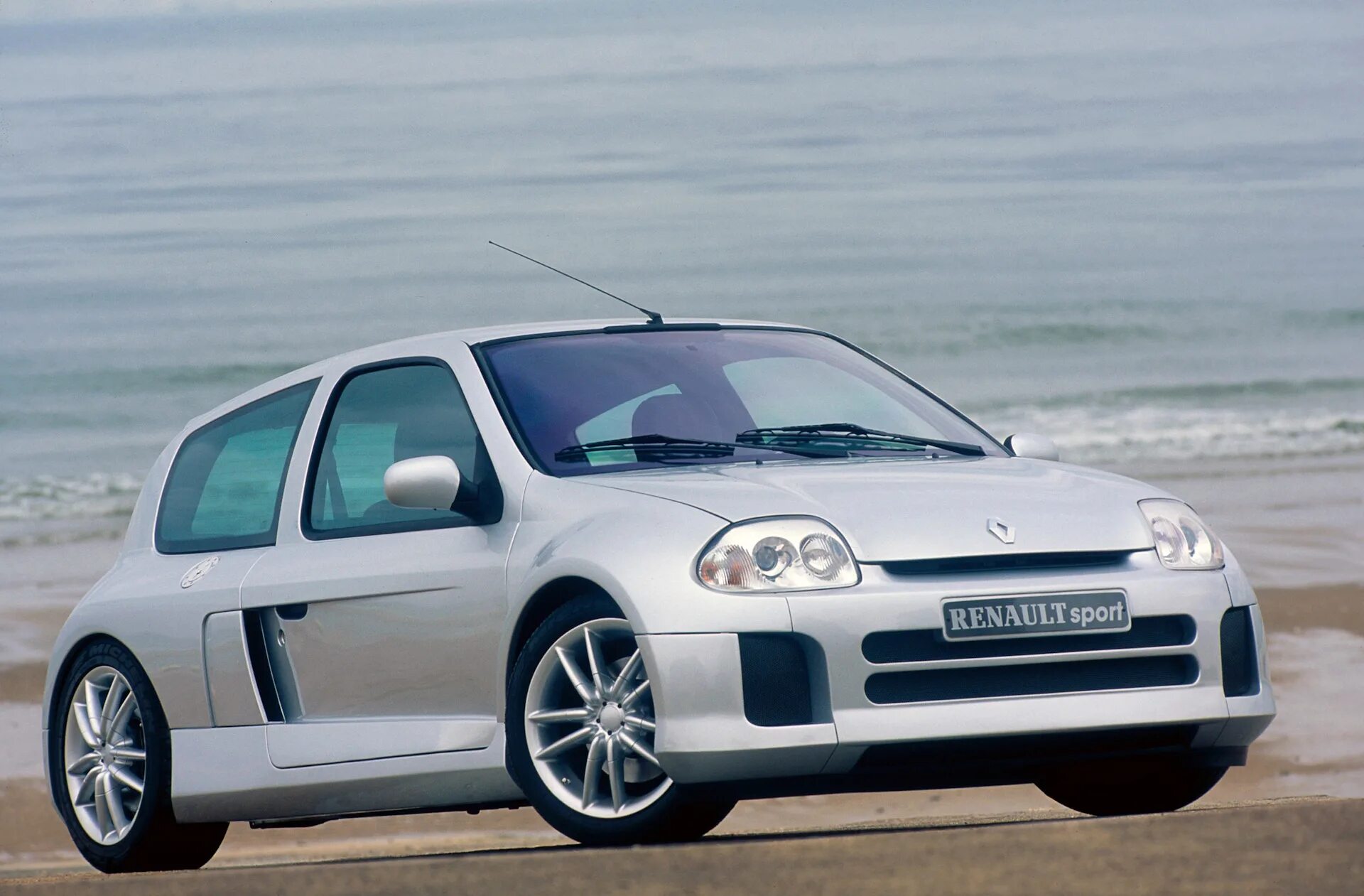 Reno clio v6 sport. Renault clio 2 rs v6. Reno clio v6 sport. Renault clio v6 2000. Рено клио 6.