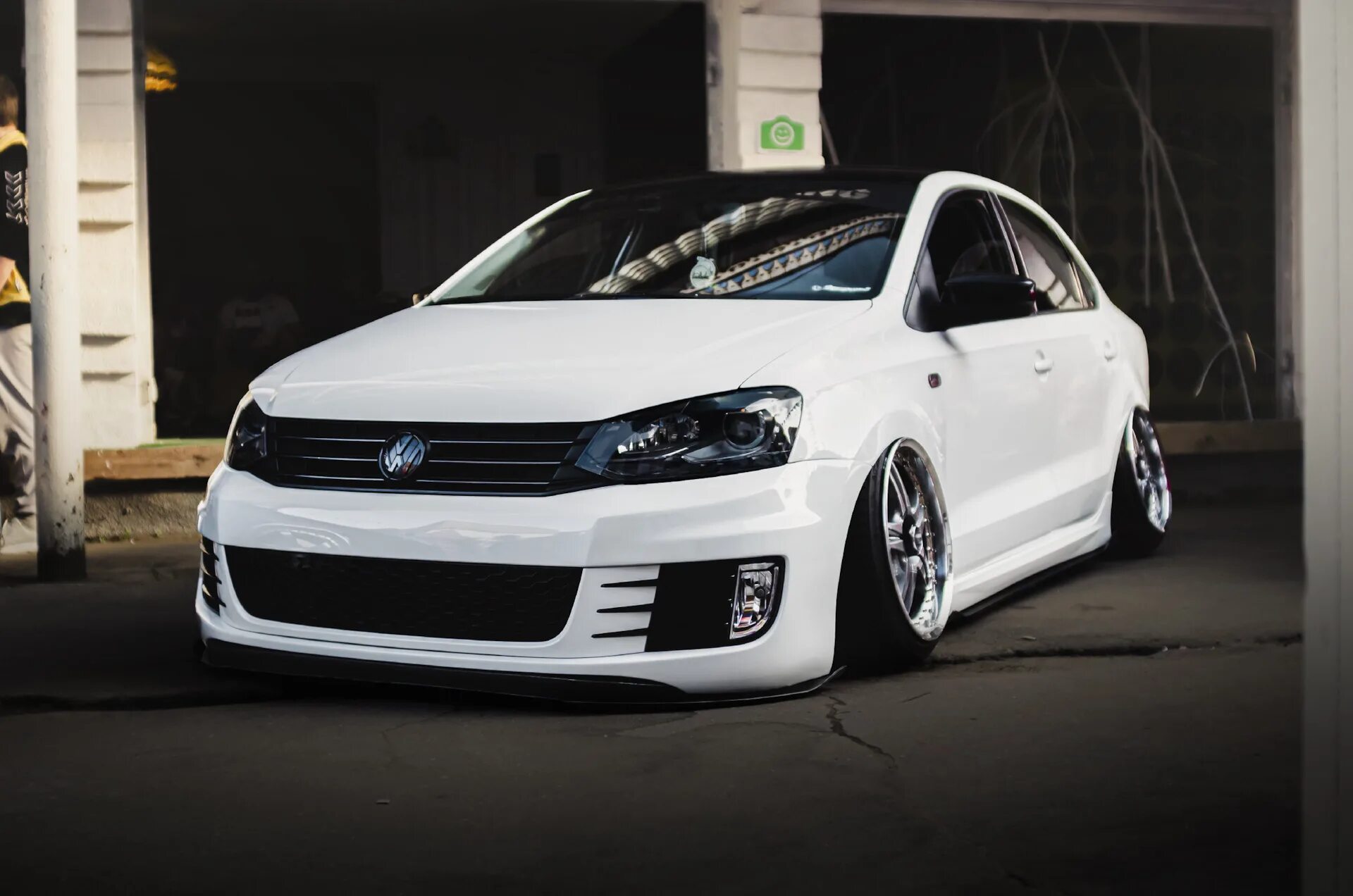 Volkswagen tuning. VW Polo sedan Tuning. Volkswagen Polo sedan Tuning. Volkswagen Polo 2017 Tuning. Тюнингованный Фольксваген поло седан.