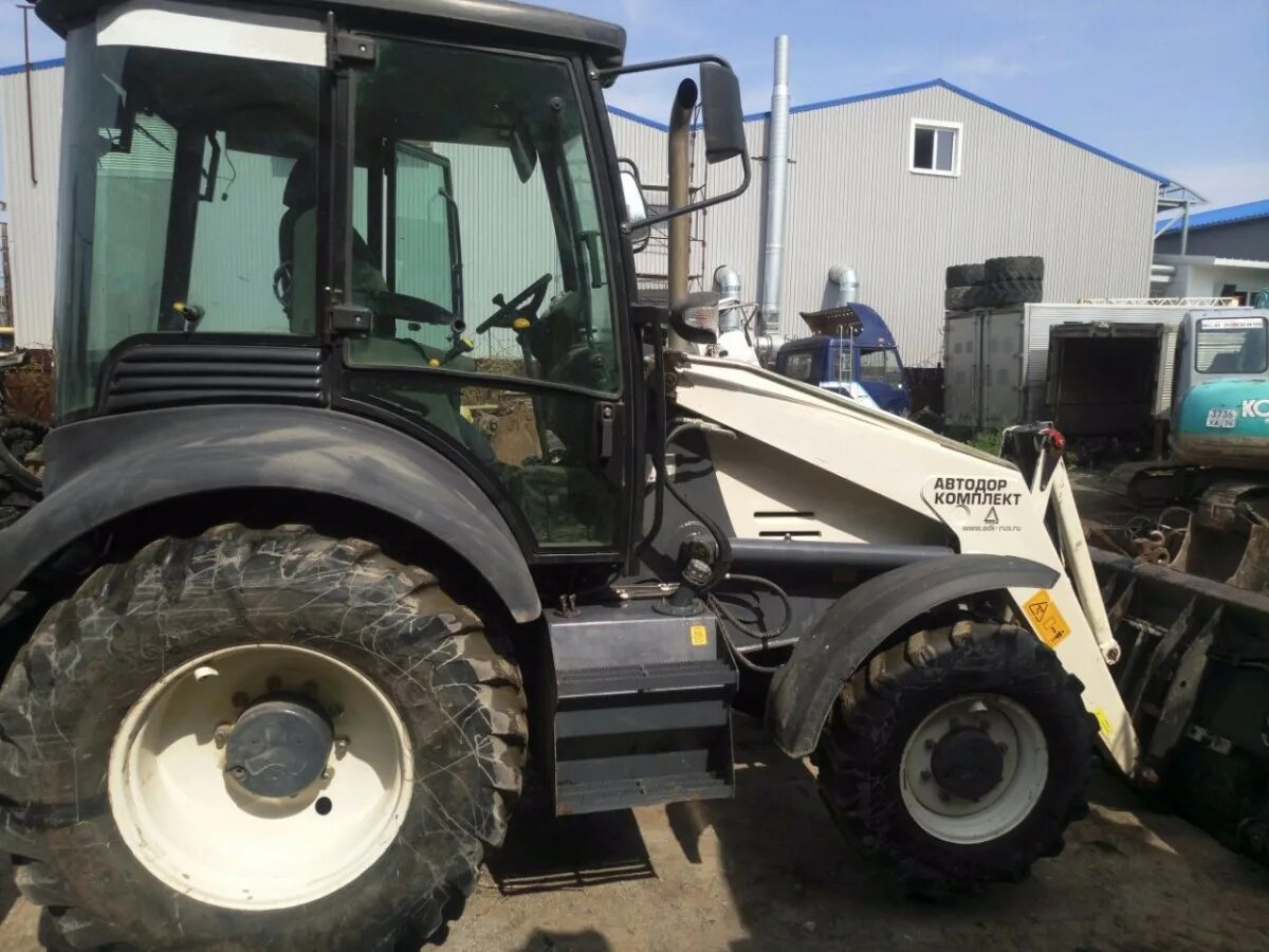 Экскаватор погрузчик терекс 825. Экскаватор tlb 825-rm. Terex tlb 825. Tlb 825-rm экскаватор-погрузчик. Экскаватор погрузчик терекс 825.